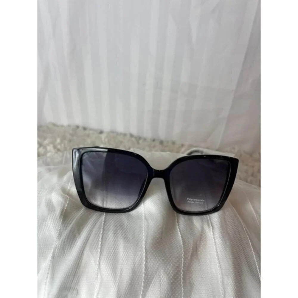 Keep It Casual Cat Eye Frame‎ Sunglasses Black